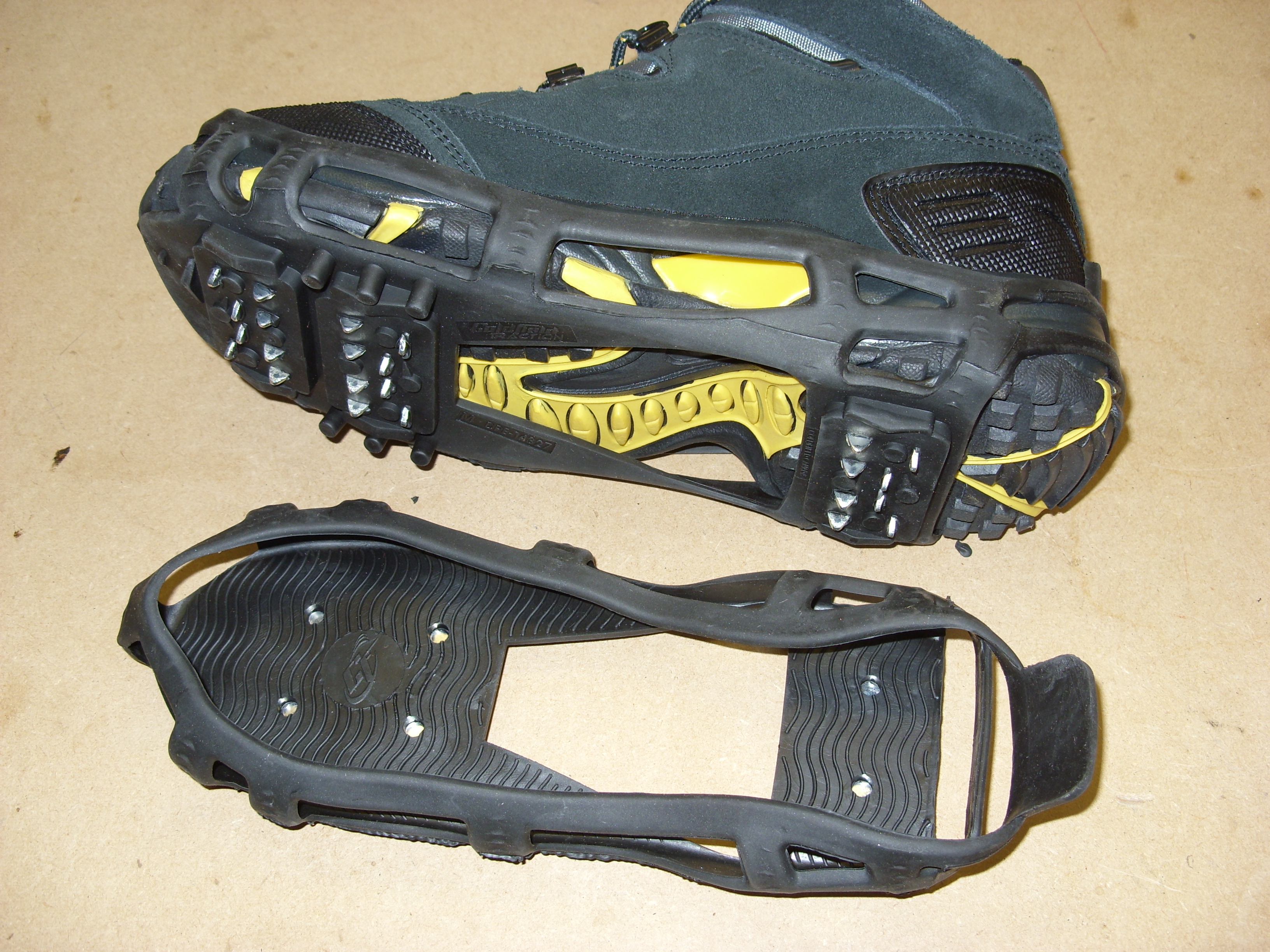 Snow Grips Ice Shoe Crampons Anti Slip Cleats 24 Grippers Over shoes
