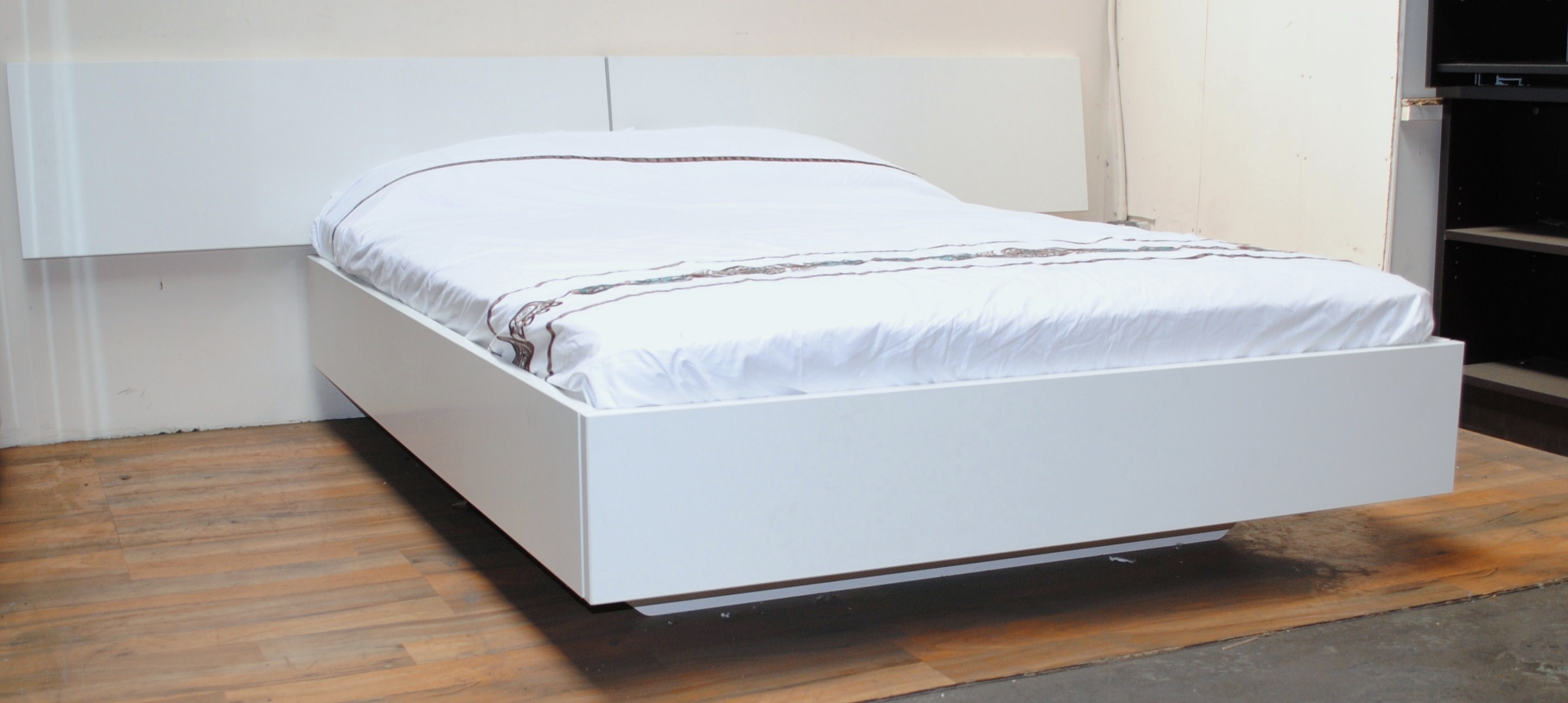 Floating bed - Bedframes & Divan Bases : Mince His Words