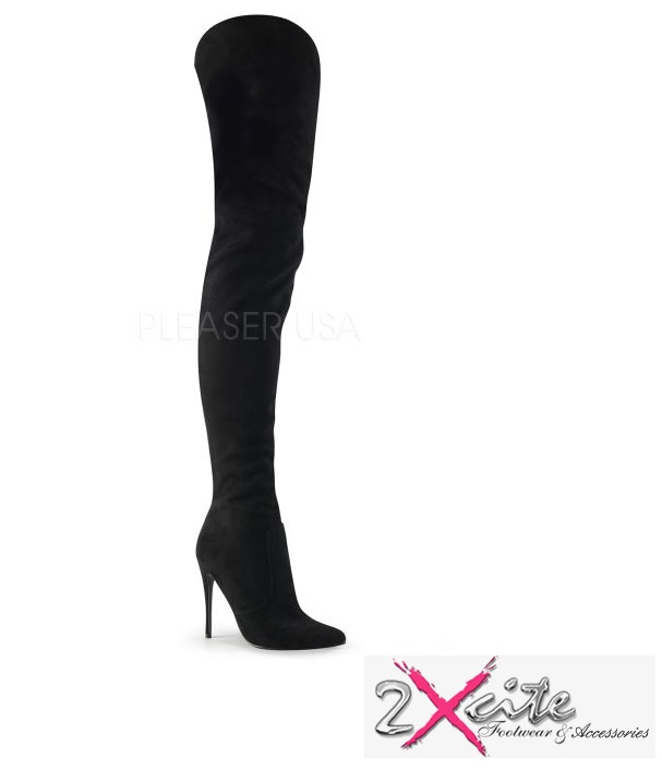 pleaser courtly