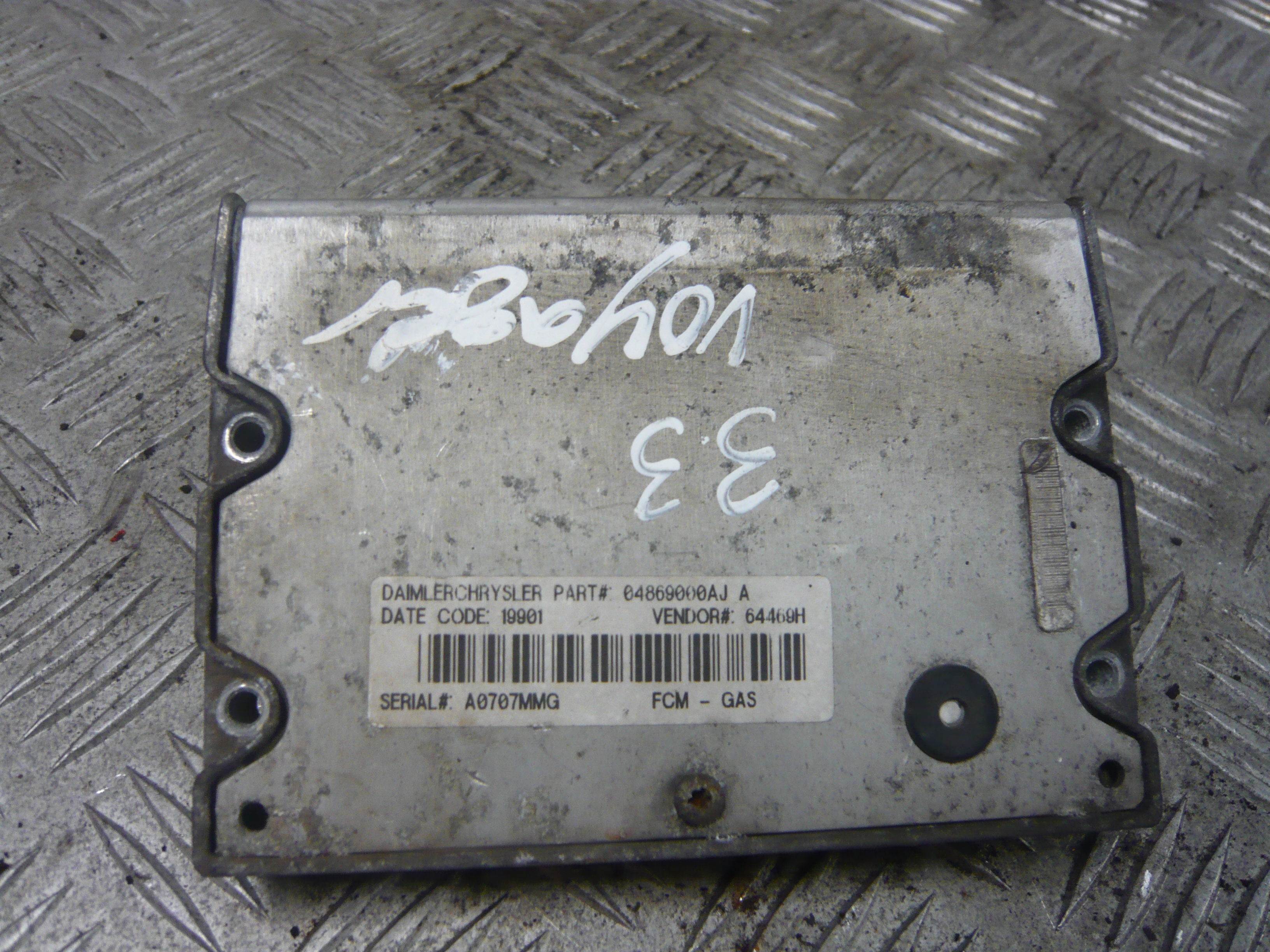 Click on the Image to Enlarge. CHRYSLER GRAND VOYAGER LIMITED 3.3 PETROL  AUTO 2001 FUSE BOX ECU 04869000AJ